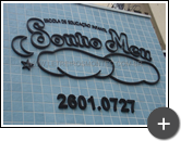 Letreiro para escola de educação infantil fabricado em aço galvanizado