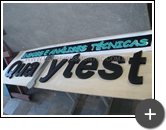 Letreiro em aço da Qualytest em fase final de produção