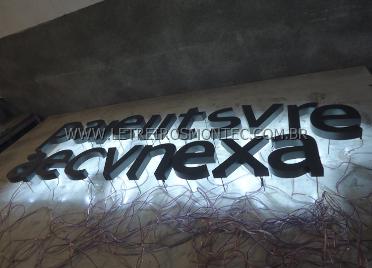 Letras com leds indireto