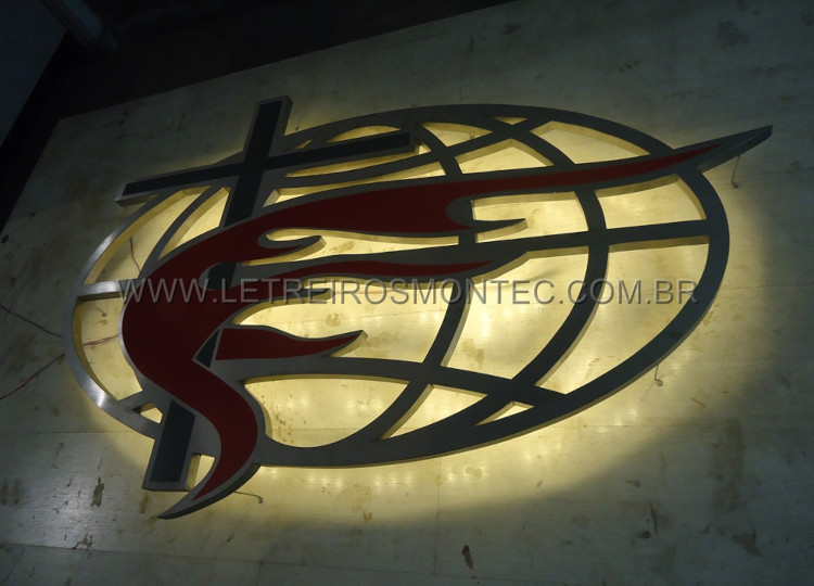 Logo com leds atrás