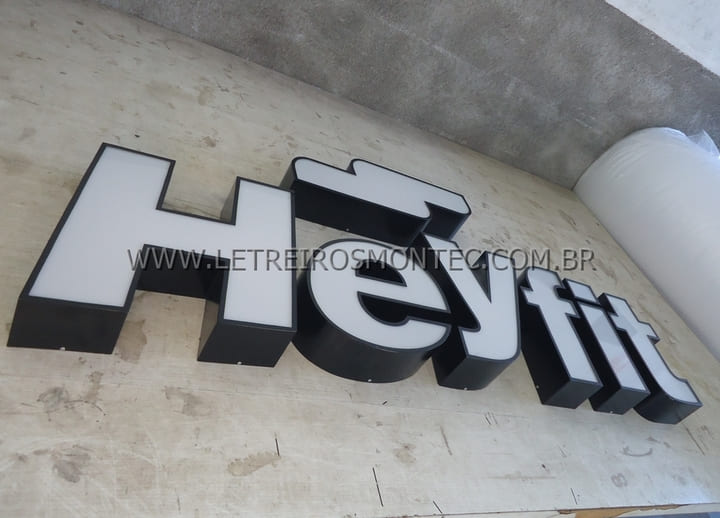 Letreiro frente em acrilico com led
