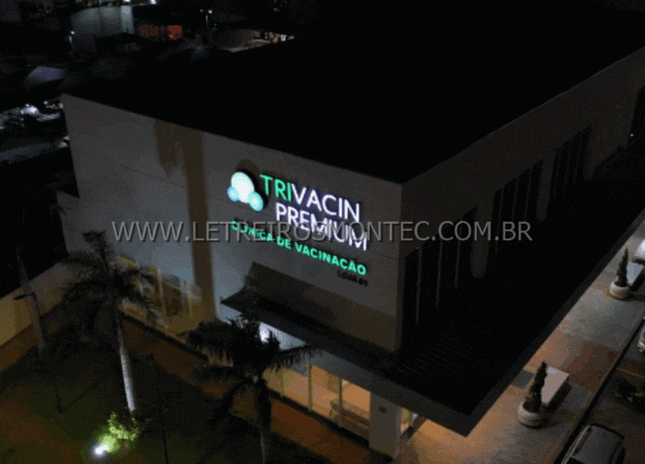 Letreiro luminoso com frente em acrílico