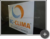 Letreiro acrílico com impressão digital