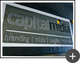 Letreiro de acrílico