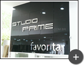 Letreiro para rede de lojas de móveis planejados Studio Prime em aço inox polid
