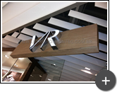 Letreiro luminoso em acrílico com leds para toda a rede de lojas de roupas da Vila Romana no Brasil