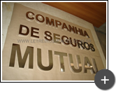 Letreiro para escritório de companhia de seguros
