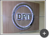 Letreiro luminoso para escritório do grupo Bradesco