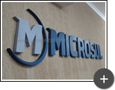 Letreiro instalado para o escritório da Microsul produzido em aço galvanizado