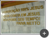 Letreiro em aço galvanizado pintado para igreja. Letreiro fabricado e instalado com frases de Paiva Netto
