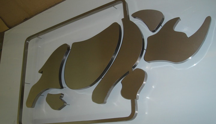 Letra caixa aço inox escovado