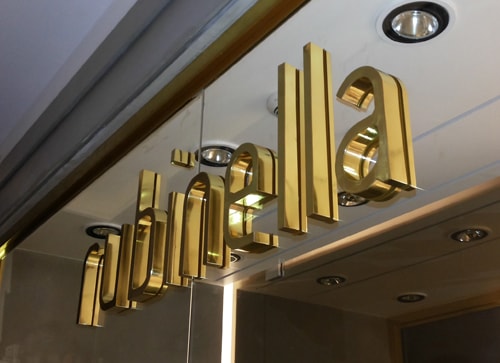 Letra caixa latão polido