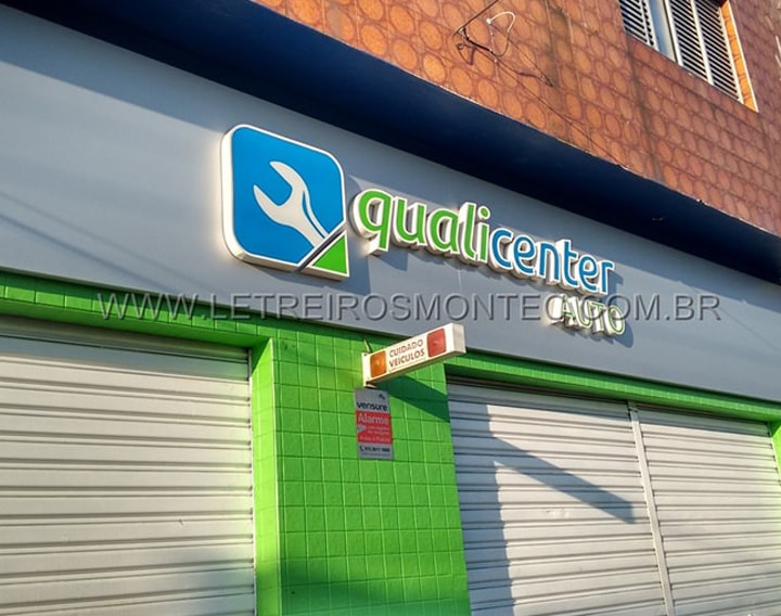 Letreiro luminoso para o centro automotivo em acrílico com leds