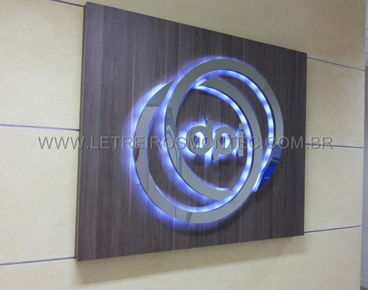 Letreiro do escritório do grupo Bradesco - DPI - Departamento de Pesquisa e Inovacao com leds